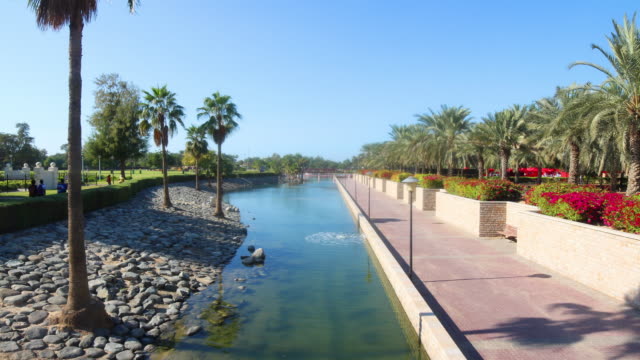 dubai-al-río-park-place-4-K-time-lapse-Emiratos-Árabes-Unidos