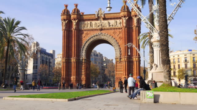Luz-de-sol-arco-del-triunfo-4-K-España-barcelona-lugar-turístico