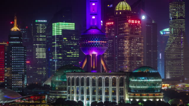 Nahaufnahme-der-Nacht-Beleuchtung-von-Gebäuden-4-k-Zeit-erlöschen-von-shanghai-Stadt