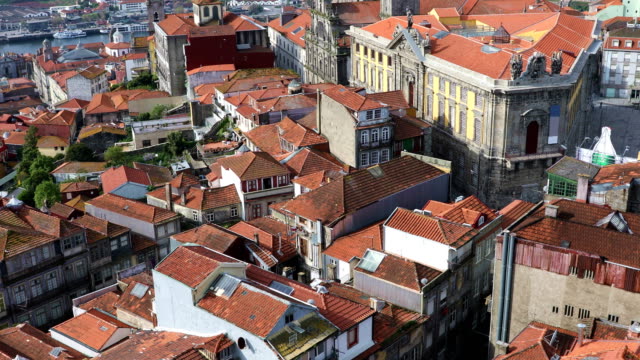 The-Roofs-of-Old-Porto-City