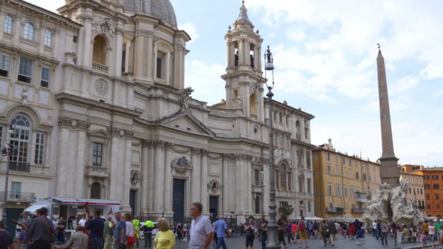 Italien-Sommer-Tag-sant\'agnese-in-Piazza-Navona-Touristen-überfüllten-Panorama-4k