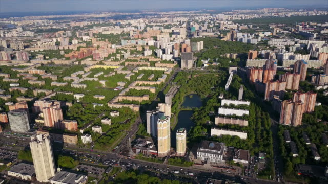 Russland-Moskau-Sommer-Tag-Universität-Bezirk-Vernadskogo-Avenue-aerial-Panorama-4k