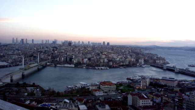 Aerial-view-of-Istanbul-and-Galata-Bridge,-Turkey
