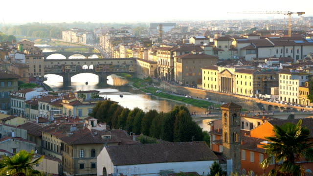 Horizonte-de-Florencia---Ponte-Vecchio-puente,-Italia