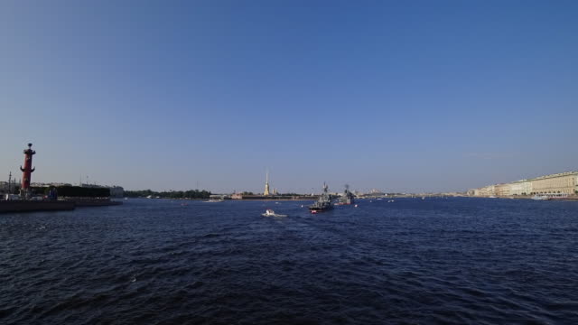 Time-lapse-view-from-Palace-Bridge-on-Neva-river,-Saint-Petersburg,-Russia.