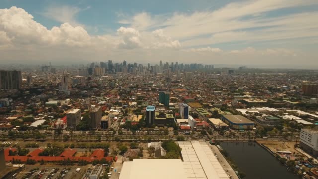 Stadt-Landschaft-mit-Wolkenkratzern-Manila-City,-Philippinen