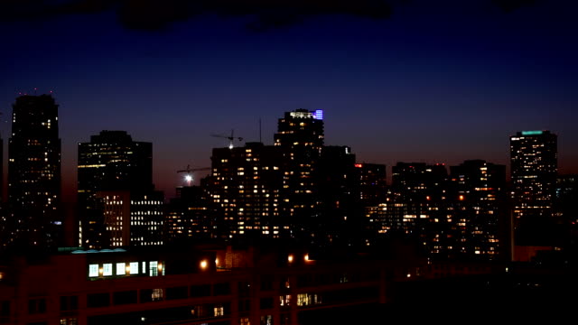 City-Skyline-bei-Nacht-Zeitraffer-1080-p