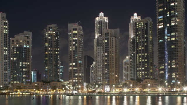 night-view-4k-time-lapse-on-burj-khalifa-area