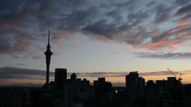 Silhouette-of-Auckland-skyline-at-sunrise