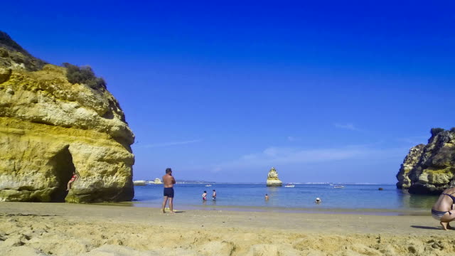 Praia-tun-Camilo-Strand-in-Lagos,-Portugal-Algarve