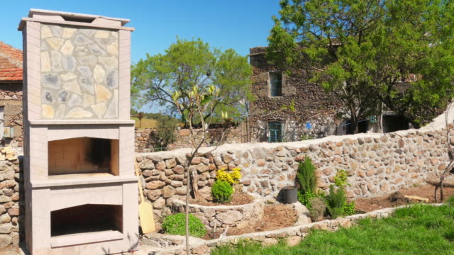 Casas-de-piedra-tradicional-turca-los-pueblos-de-todo-Assos,-Canakkale,-Turquía