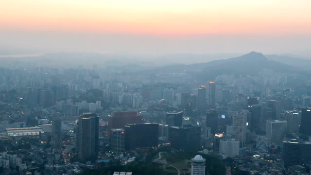 Seoul-Stadt-dunstigen-Sonnenuntergang-Tag-zu-Nacht-Szene.