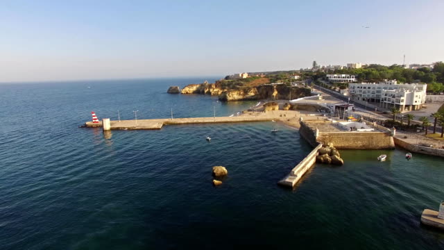 Hafen-und-Festung-Lagos,-Algarve,-Portugal-Luftbild