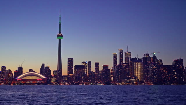 Toronto,-Canadá,-vídeo---el-horizonte-en-la-noche