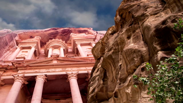 Petra,-Jordania,-Oriente-Medio---es-un-símbolo-de-Jordania,-así-como-de-Jordania-más-visitado-atractivo-turístico.