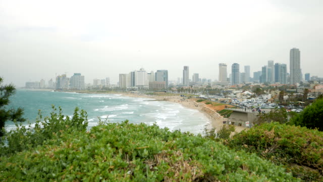 Tel-Aviv-shore-line-dolly-in