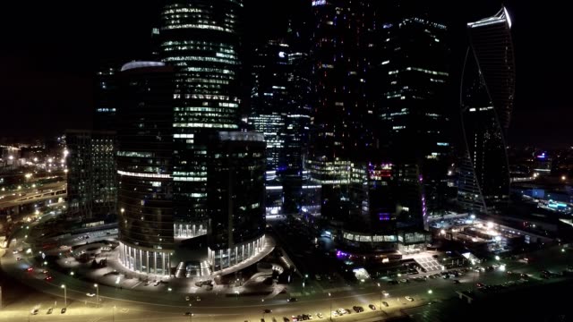 Aerial-Nacht-Geschäftshaus-Moskwa-city