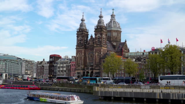 Vista-del-paisaje-urbano-de-la-ciudad-urbana-de-Amsterdam