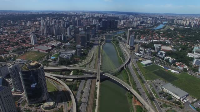 Puente-Estaiada-en-Sao-Paulo,-Brasil