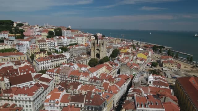 4K-Drohne-Aufnahmen-von-Lissabon-in-Portugal