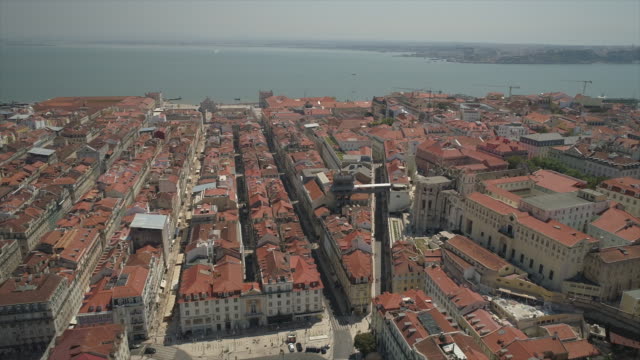 Portugal-sonnigen-Abend-Lissabon-Stadtbild-Bucht-Luftbild-Panorama-4k