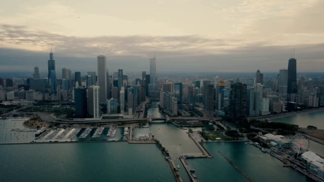 Horizonte-de-Chicago---aéreo-4K