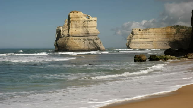 sea-stack-and-headland-at-the-twelve-apostles-from-the-beach-at-gibsons-steps-at-port-campbell
