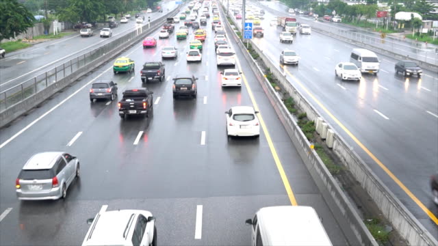 Traffic-jam-en-manera-motor-en-Bangkok-Tailandia.