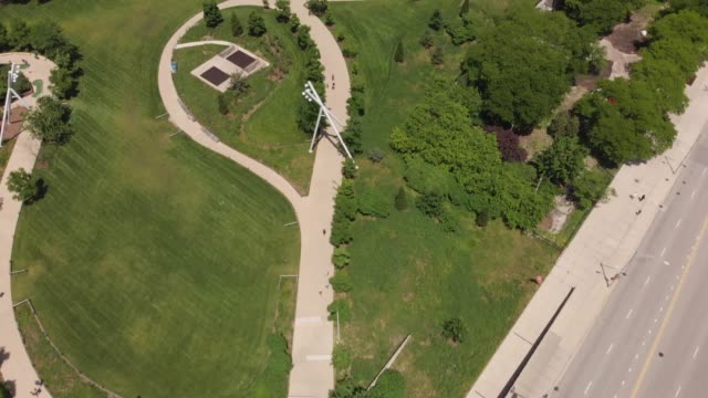 Chicago-Aerial---Millenium-Park