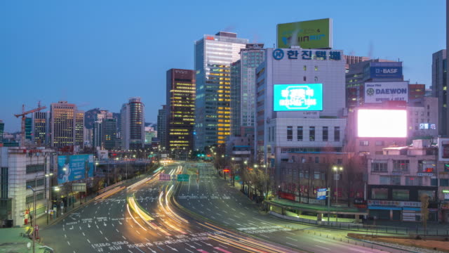 Noche-al-lapso-de-tiempo-de-día-de-tráfico-en-timelapse-de-Seúl,-Corea-del-sur-4K