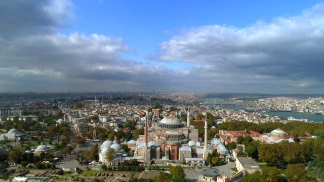 Hagia-Sophia:-Aerial-View-über-alte-Stadt-Istanbul