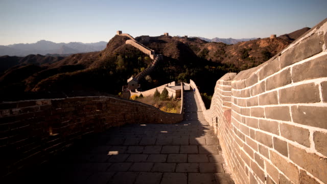 Beijing,-China-Oct-26,2014:-Los-visitantes-subida-Jinshanling-gran-muralla-en-otoño,-Beijing,-China