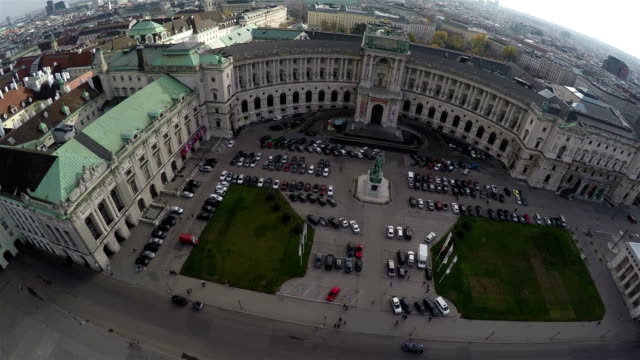 Luftaufnahme-auf-die-Hofburg