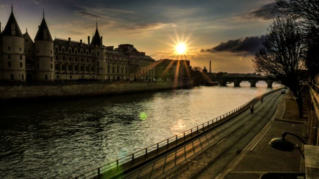 Sonnenuntergang-auf-Seine,-Paris,-Frankreich