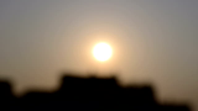 Sun-Goes-Down-in-the--sky,-time-lapse