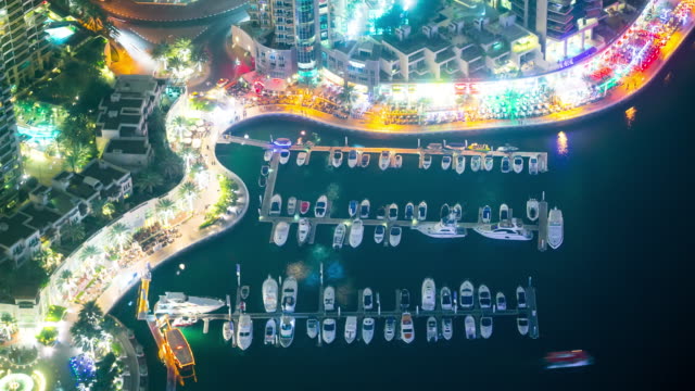 night-light-high-yacht-place-time-lapse-from-dubai