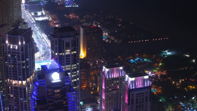night-light-buildings-time-lapse-from-dubai