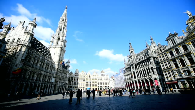 Brüssel-Grand-Platz-mit-Touristen