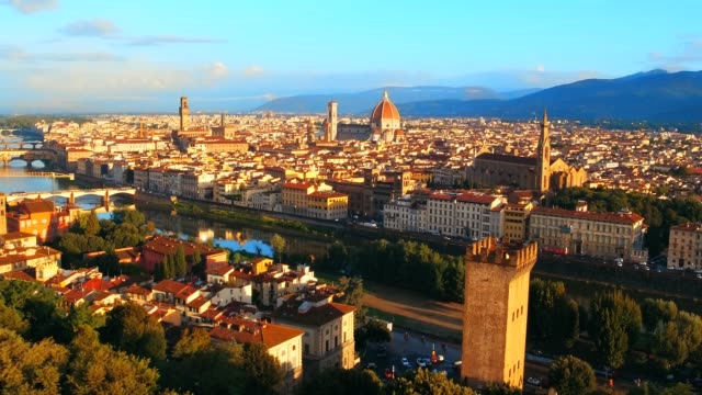 Aerial-panoramic-view-of-Florence-at-sunset,-Italy