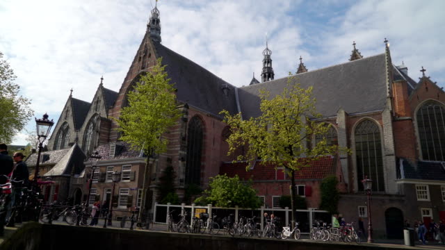 Una-de-las-casas-que-se-encuentran-en-las-calles-de-Amsterdam