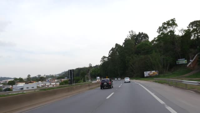 Fahren-Autobahn-Sao-Paulo,-Brasilien