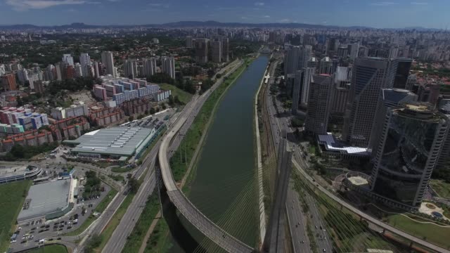 Estaiada-Bridge-in-Sao-Paulo,-Brazil