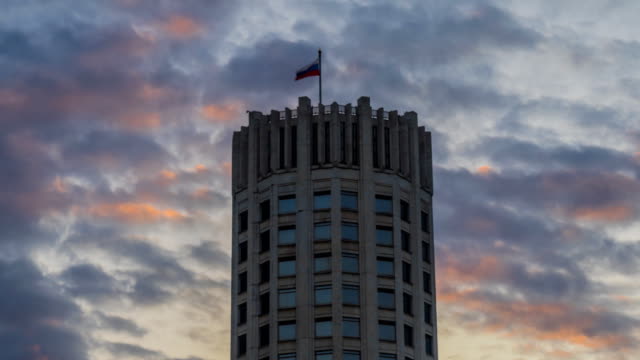 State-flag-of-the-Russian-Federation-over-the-House-Of-Government-Of-The-Russian-Federation,time-lapse