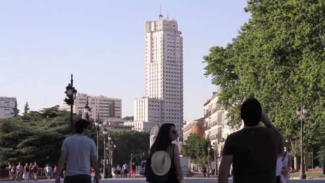 plaza-de-España-desde-la-Plaza-de-Oriente,-(Madrid)-time-lapse