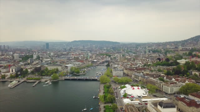 Schweiz-Zürich-See-Stadtbild-berühmte-Bucht-Luftbild-Panorama-4k