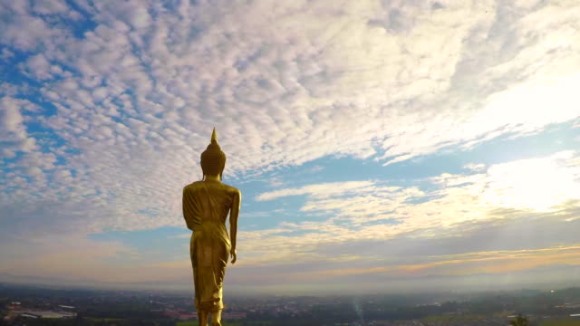 Time-Lapse-:-Standing-Buddha-Statue-At-Wat-Phra-That-Khao-Noi-Temple-,-Northern-Thailand