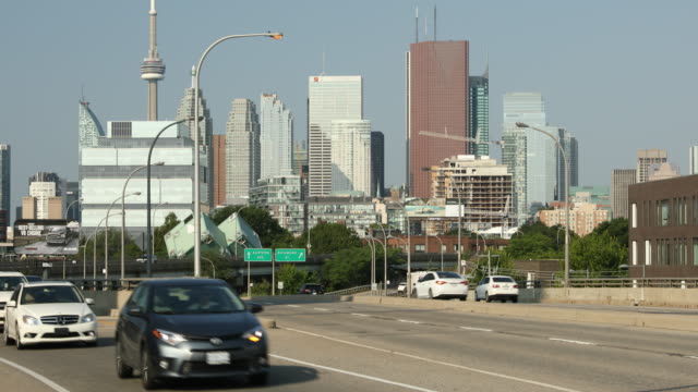 Highway-into-downtown-city-centre-of-Toronto-Ontario-Canada