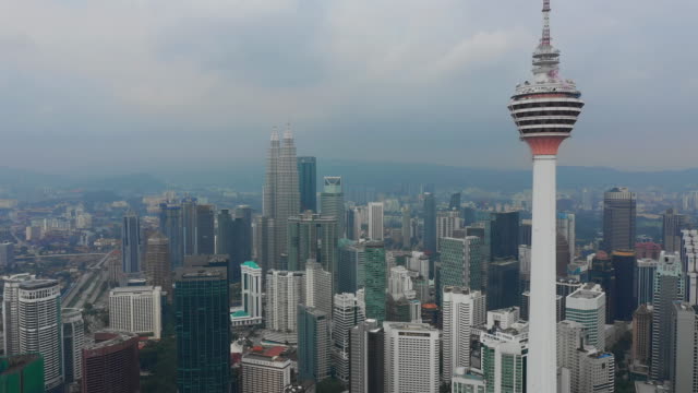 Kuala-Lumpur-Stadtbild-berühmten-Turm-Antenne-Panorama-4k-Malaysia