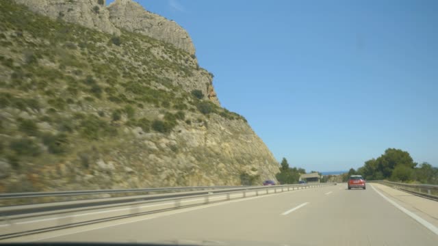 Fahren-auf-der-spanischen-Autobahn