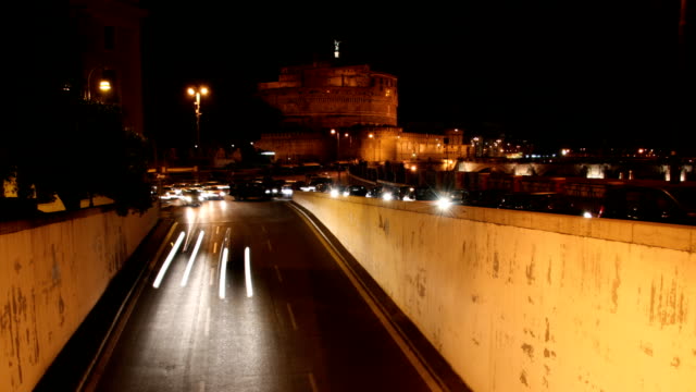 Nacht-Verkehr-in-Rom